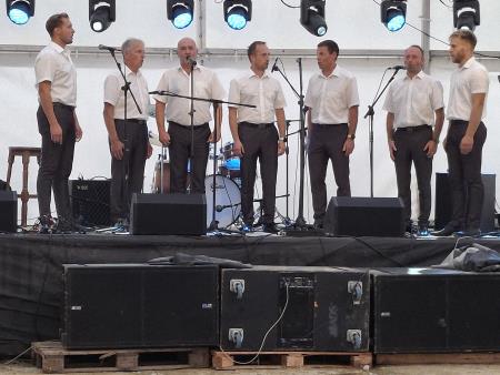 Šenturški oktet pod vodstvom Branka Jagodica